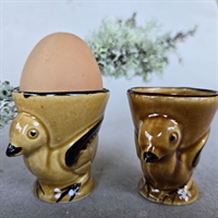 æggebægre brun glaserede kyllinger med æggeholder på ryggen, keramik genbrug